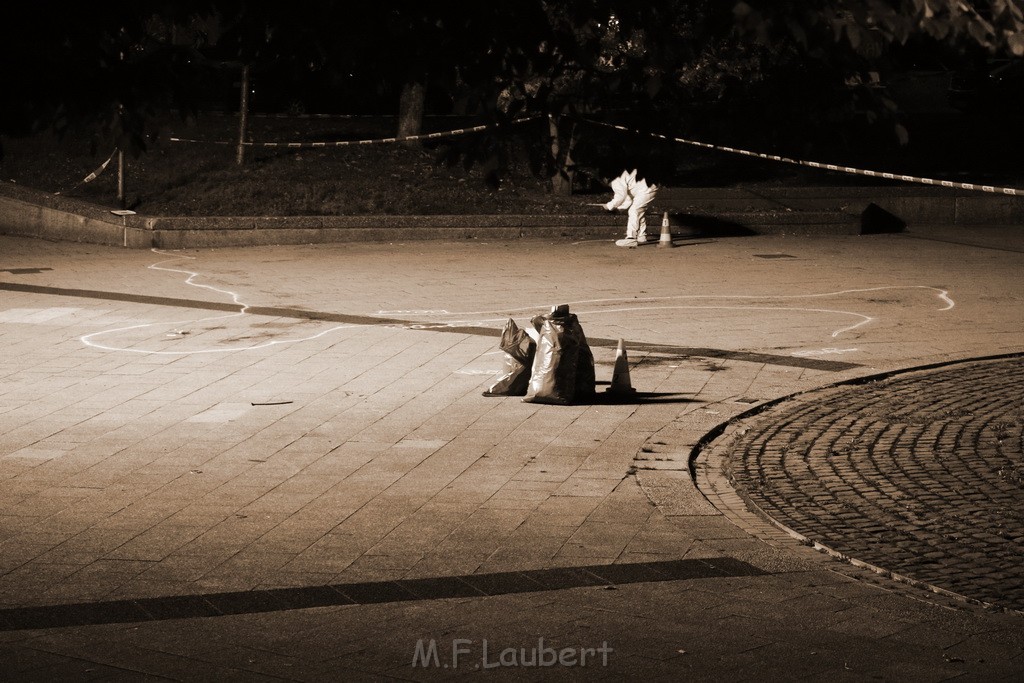 Einsatz BF Messerstecherei Koeln Neustadt Nord Eberplatz Platzmitte P227.JPG - Miklos Laubert